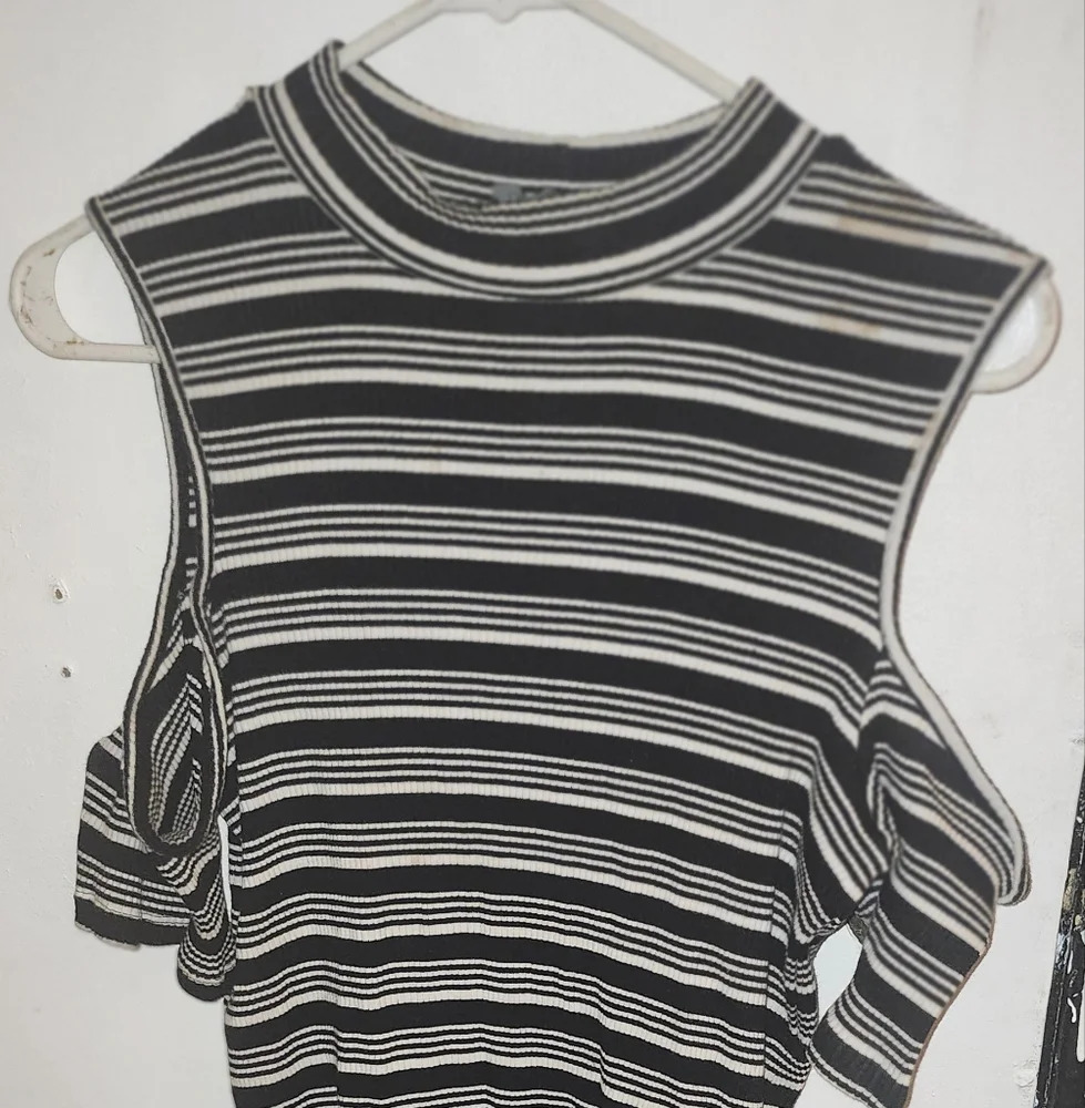 Shoulder less dress